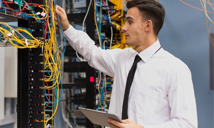 Essential Skills Every Computer Network Specialist Needs To Succeed