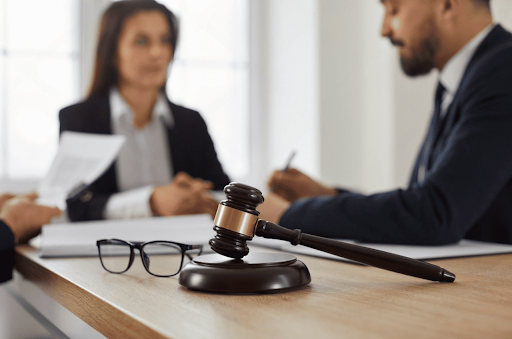 The Role of an Arbitration Law Expert in Resolving Commercial Disputes